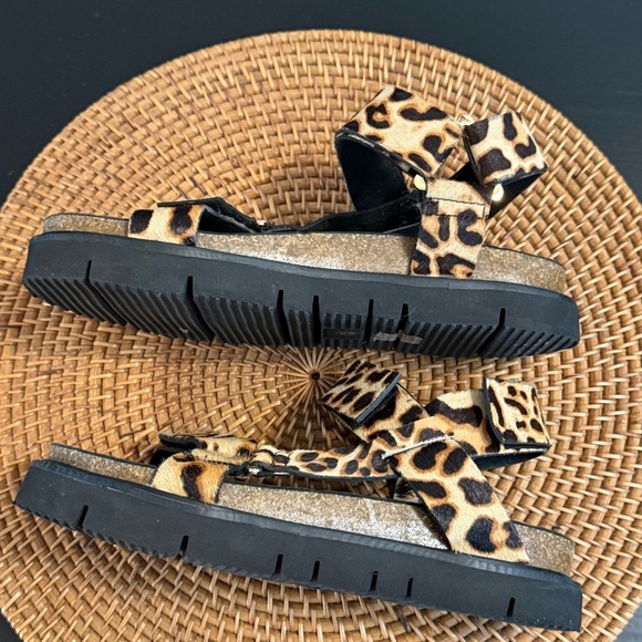 All black brand, jungle low form Leopard Print cow fur Sandals with Black Soles - Picture 6 of 9